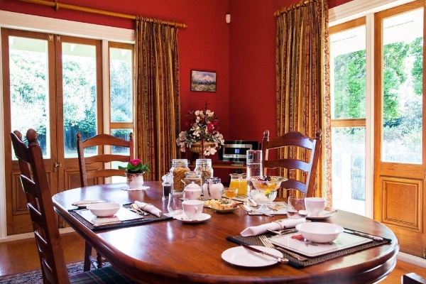 Hotel Tairoa Lodge & Cottage (Hawera)
